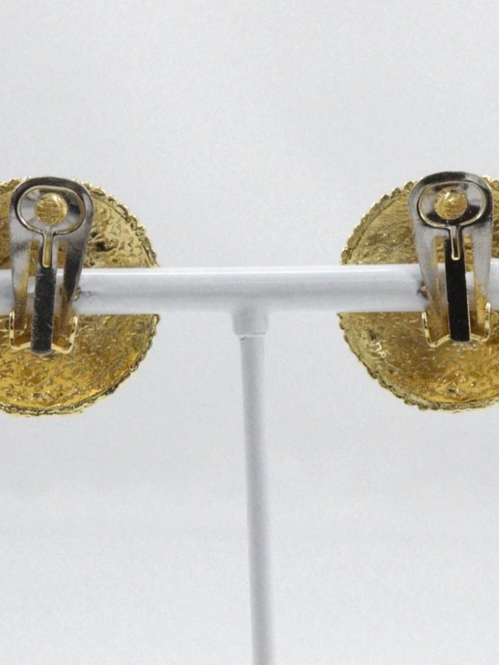 CHANEL COCO CHANEL Earring vintage Plated Gold 18.6g Women - Picture 3 of 9